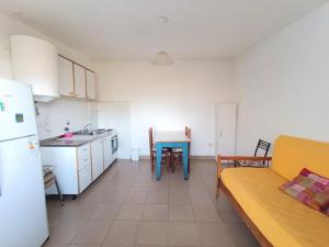 Cerca de todo, comodidad, espacio y luz natural