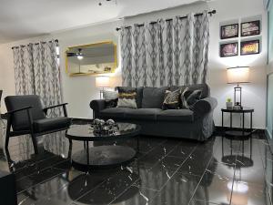 Giangi's on the Strip - Pedro Clisante