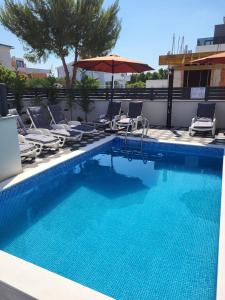 VillaMIA heated pool - jacuzzi-10 persons-boat tours - Luxury