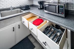 Relaxed 2BR Apt in Moraine with Office Space and Washer & Dryer
