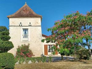 Maisons de vacances Gite de charme 17eme s. avec jardin clos, proche foret et Aubeterre, internet fibre, animaux OK - FR-1-653-42 : photos des chambres