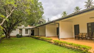 Heritage Kithulgala Rest House - Historic Home to a Bird Sanctuary