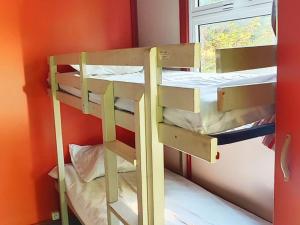 Campings Chalet 6 personnes avec terrasse - Confort et equipements complets - API-1-52-349 : photos des chambres