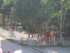 Campings Mobil home confortable pour 4 pers. avec terrasse - API-1-52-277 : photos des chambres