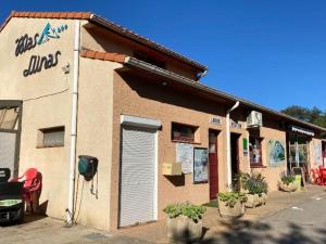 Campings Mobil-home confortable avec terrasse pour 4 personnes - API-1-52-396 : photos des chambres