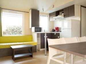 Campings Mobil home spacieux 6 pers, terrasse - API-1-52-507 : photos des chambres