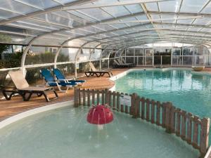 Campings Mobil home spacieux 6 pers, terrasse - API-1-52-507 : photos des chambres