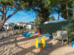 Campings Mobil home spacieux 6 pers, terrasse - API-1-52-507 : photos des chambres