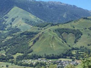 Campings Chalet avec terrasse pour 6 pers. a Gurmencon - API-1-52-497 : photos des chambres