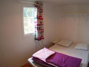 Mobil-home confortable avec terrasse - API-1-52-451