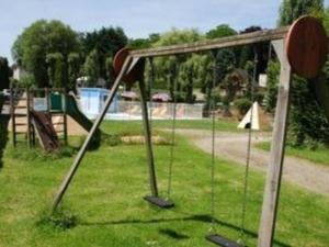 Campings Mobil-home 4 pers avec terrasse au camping Les Tournesols - API-1-52-489 : photos des chambres