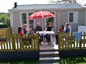 Campings Mobil-home 4 pers avec terrasse au camping Les Tournesols - API-1-52-489 : photos des chambres