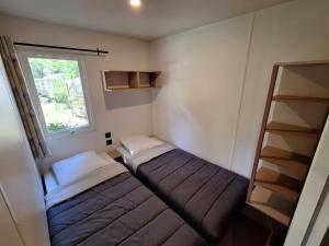 Mobil-home 3 chambres avec terrasse à Valbonnais - API-1-52-473