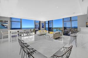 PH 2402 - SeaScape - Tweed Heads