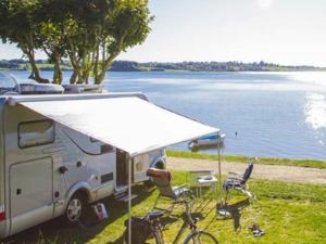 Campings Cottage 5 pers. avec terrasse face au lac - API-1-52-600 : photos des chambres