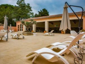 Campings Mobil-home confortable avec terrasse a Noves, jusqu-a 4 personnes - API-1-52-665 : photos des chambres