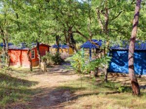 Campings Mobil-home a Esparron-de-Verdon - 2 chambres, terrasse - API-1-52-578 : photos des chambres
