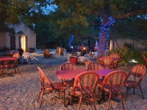 Campings Mobil-home a Esparron-de-Verdon - 2 chambres, terrasse - API-1-52-578 : photos des chambres