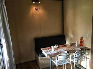 Campings Chalet confort avec terrasse - 5 personnes - API-1-52-621 : Chalet