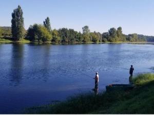 Campings Mobil home 6 pers, terrasse, vue riviere - API-1-52-734 : photos des chambres