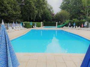 Campings Mobil home 6 pers, terrasse, vue riviere - API-1-52-734 : photos des chambres