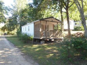 Campings Chalet 3 chambres avec terrasse pour 5 personnes - API-1-52-617 : photos des chambres