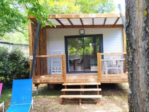 Campings Chalet confortable avec terrasse pour 2 personnes - API-1-52-511 : Chalet