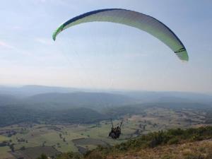 Campings Chalet confortable avec terrasse pour 2 personnes - API-1-52-511 : photos des chambres
