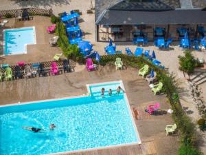 Campings Chalet 35m² - 3 Chambres, Terrasse, Barbecue, 7 Pers. - API-1-52-515 : photos des chambres