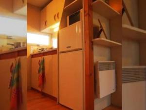 Campings Mobil-home 7 pers avec terrasse - API-1-52-737 : photos des chambres