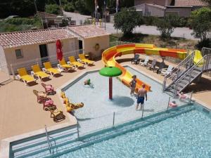 Campings Mobil-home 3 pieces, terrasse, 4 pers, Saint-Maime - API-1-52-731 : photos des chambres