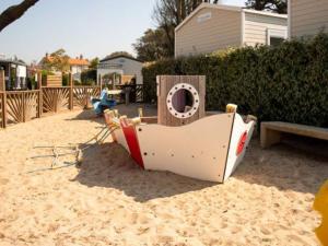 Campings Mobil Home avec Terrasse pour 3 Personnes - API-1-52-691 : photos des chambres