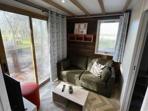 Campings Chalet spacieux avec terrasse pour 7 personnes - API-1-52-660 : photos des chambres