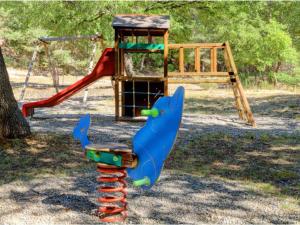Campings Mobil-home confortable avec terrasse pour 5 personnes - API-1-52-779 : photos des chambres