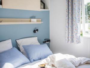 Campings Mobil Home avec Terrasse a Saint-Gildas-de-Rhuys - API-1-52-775 : photos des chambres