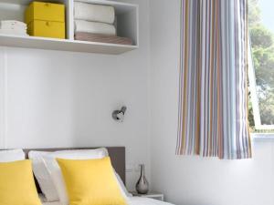 Campings Mobile-home avec Terrasse a Saint-Gildas-de-Rhuys - 6 pers, 3 chambres - API-1-52-762 : photos des chambres