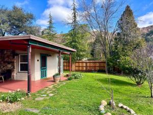 Sams Place Mariposa - In Town!