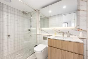 Dickson Stylish 2BR Retreat w Views n Parking