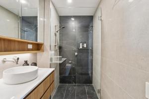 BURS18 - Luxury Accessible Apartment