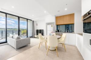 Cozy Lyneham Retreat, Views, Gym n Free Parking