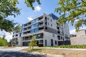 Cozy Lyneham Retreat, Views, Gym n Free Parking