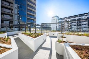 Central Woden Retreat, Shops, Parking, Hospital