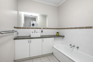 The Foreshore Apartment - BYO Linen