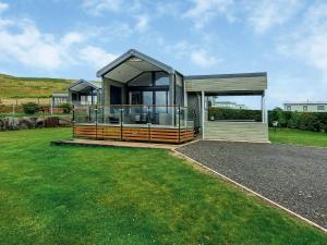 Lake Vyrnwy Luxury Glamping Pod 2