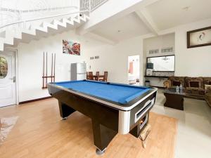 Urbanview Golden Barbie near Jawa Timur Park 2