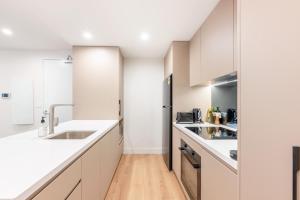 Central Woden Gem, Parking, Shops, Hospital