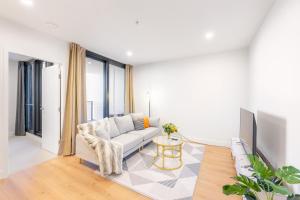Central Woden Gem, Parking, Shops, Hospital