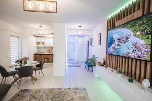 Luxury Designer Apartment - Romanescu Park