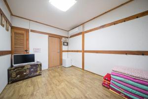 Ddlanchae Hanok Stay - Main House