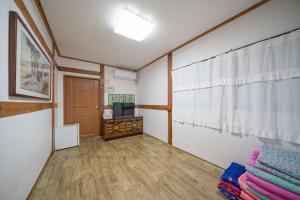 Ddlanchae Hanok Stay - Main House